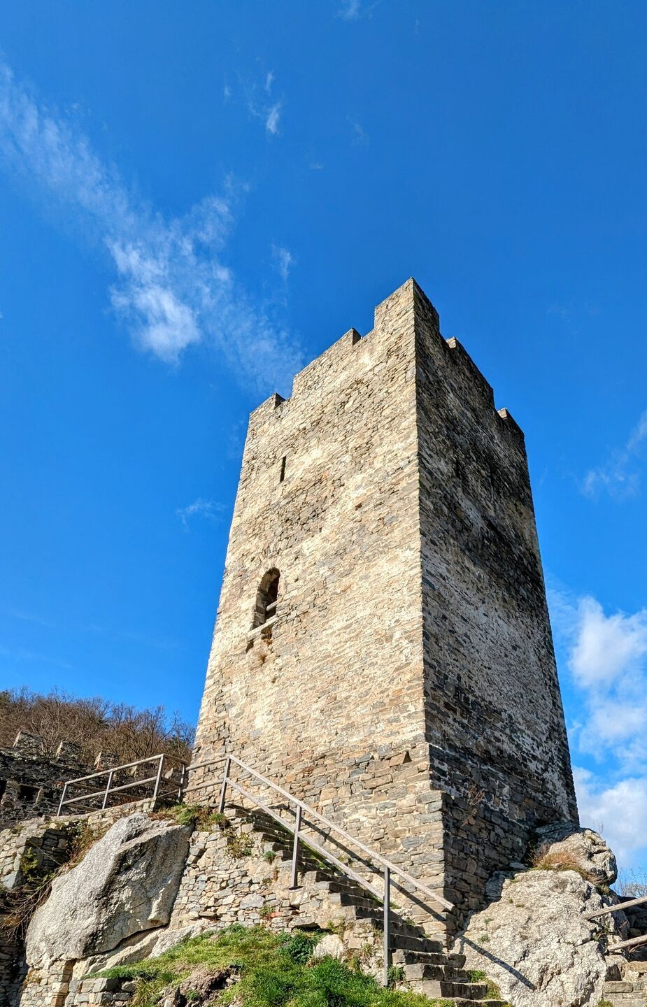 Castle keep of Ruin Hinterhaus.