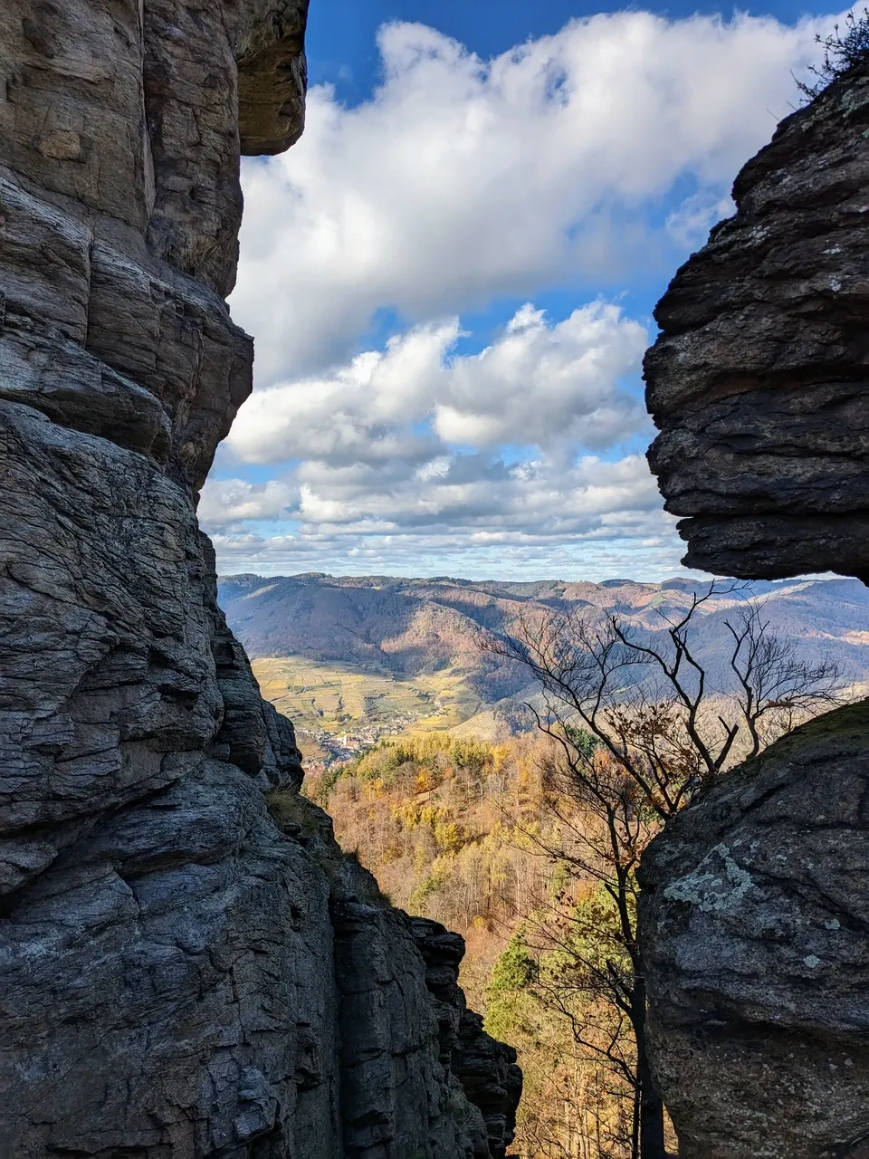 Peephole between two rocks on the Hoher Stein to Spitz an der Donau.