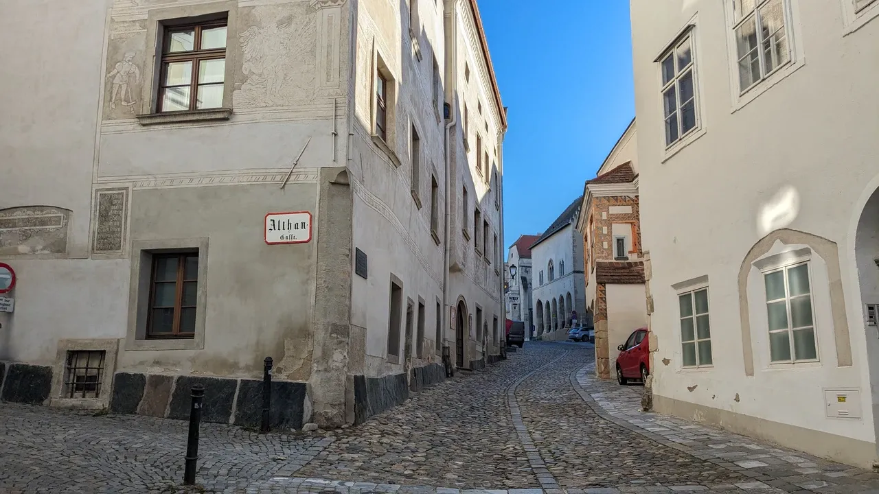 Uphill to Gozzo Castle through the medieval alleyways of Krems.